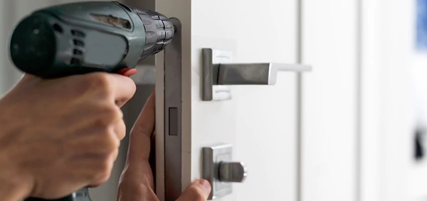 Locksmith For Lock Replacement Near Me in Fairview, CA