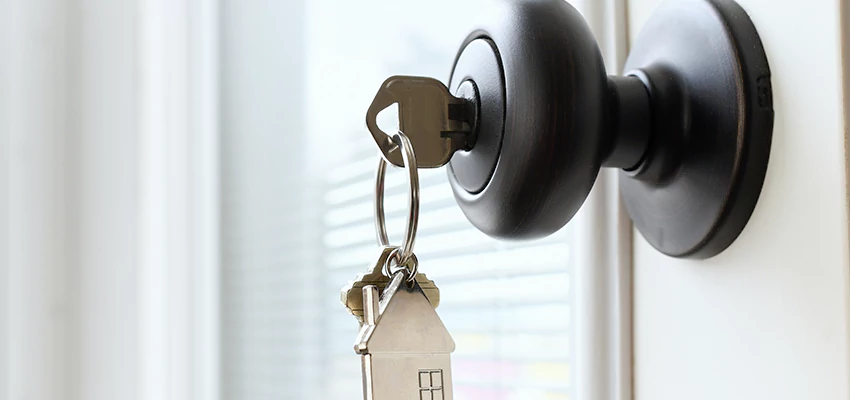 Bifold Door Knob Replacement in Fairview, California