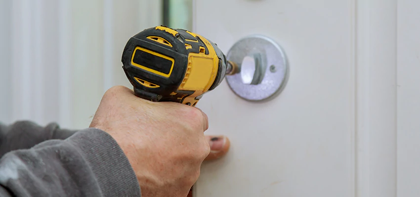 Street Locksmith For Smart Lock Repair in Fairview, CA